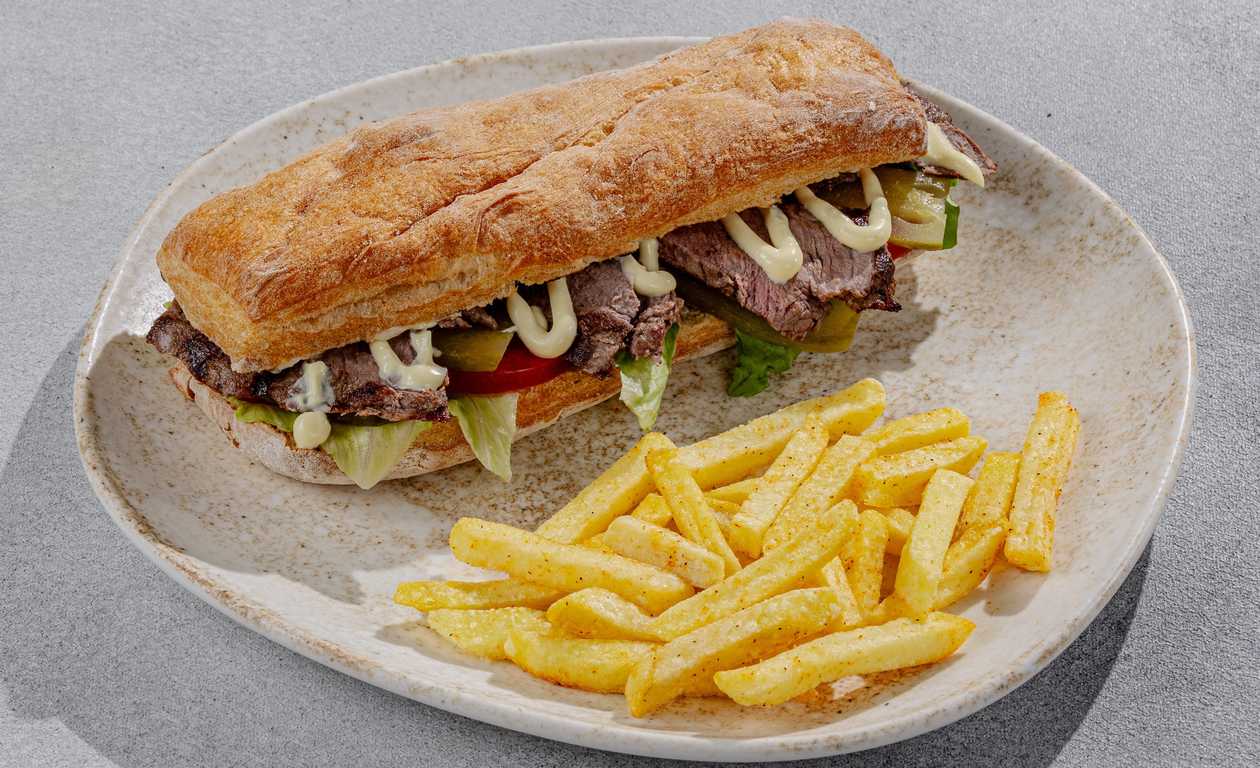 Qrildə Biftek sendviç