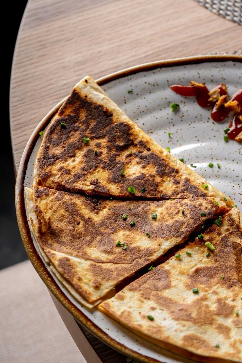 "Moussarella" and "Chouriço"