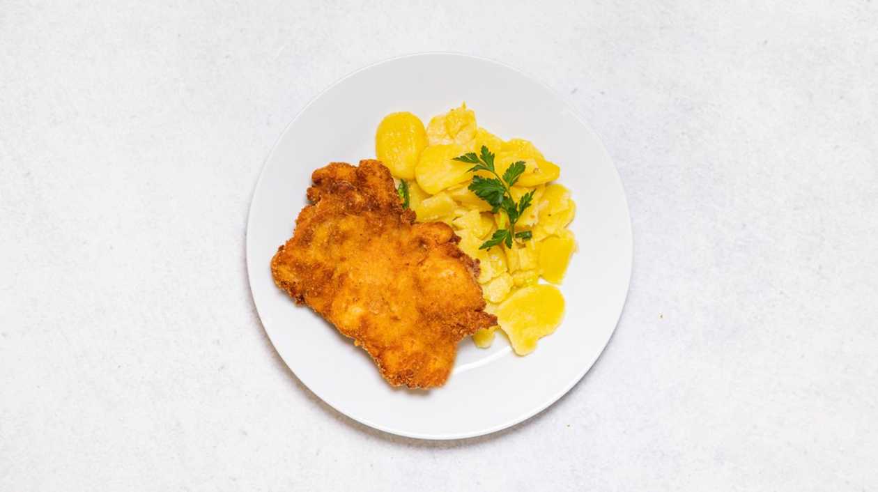 Kuřecí řízek + vařený brambor