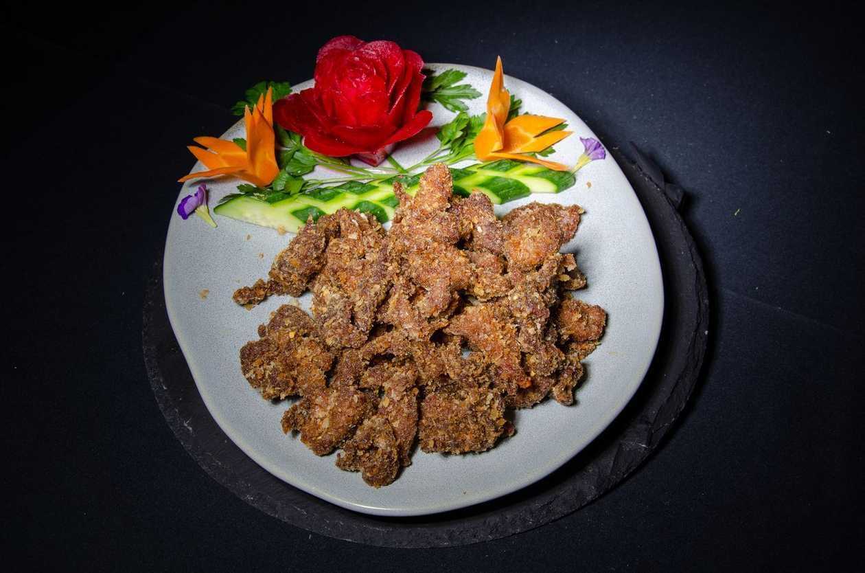 Fried beef with breadcrumbs
