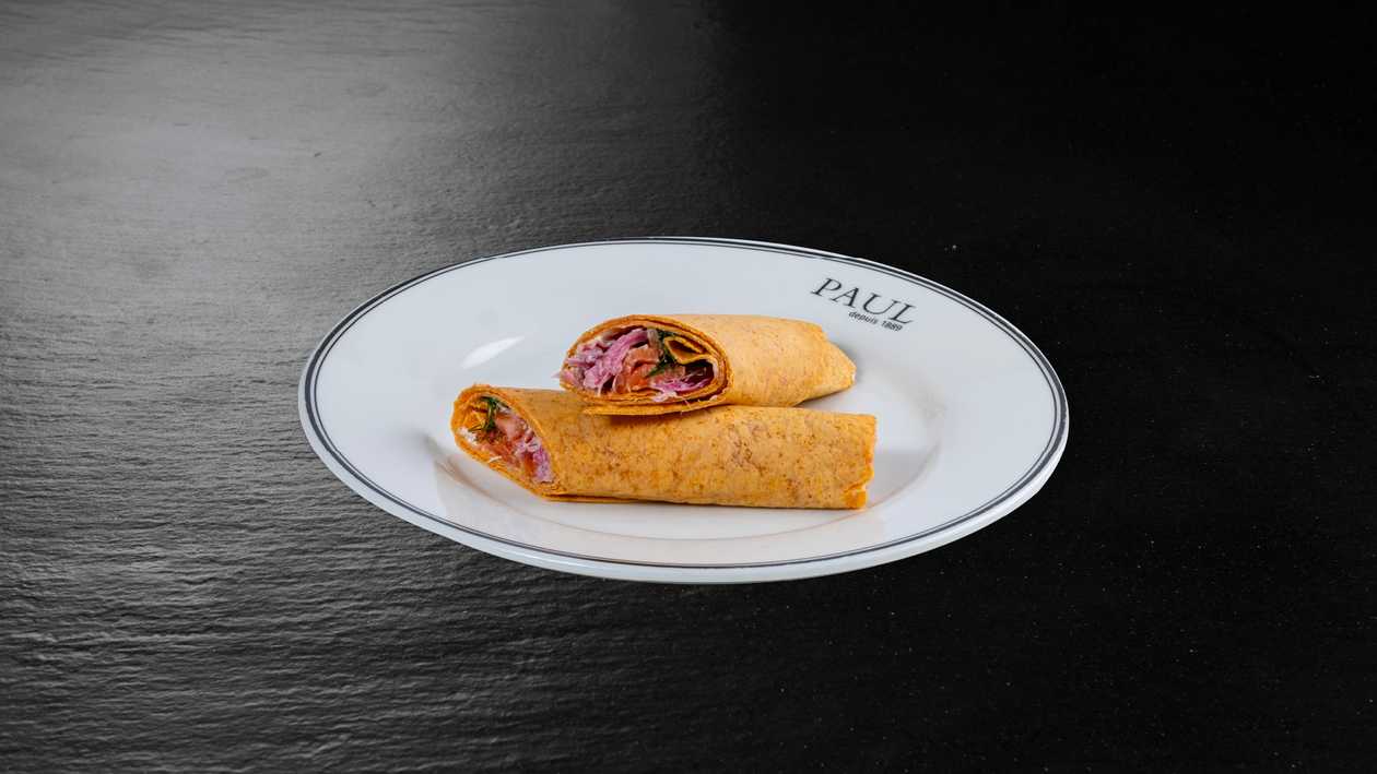 Ролл с копченым лососем и укропом