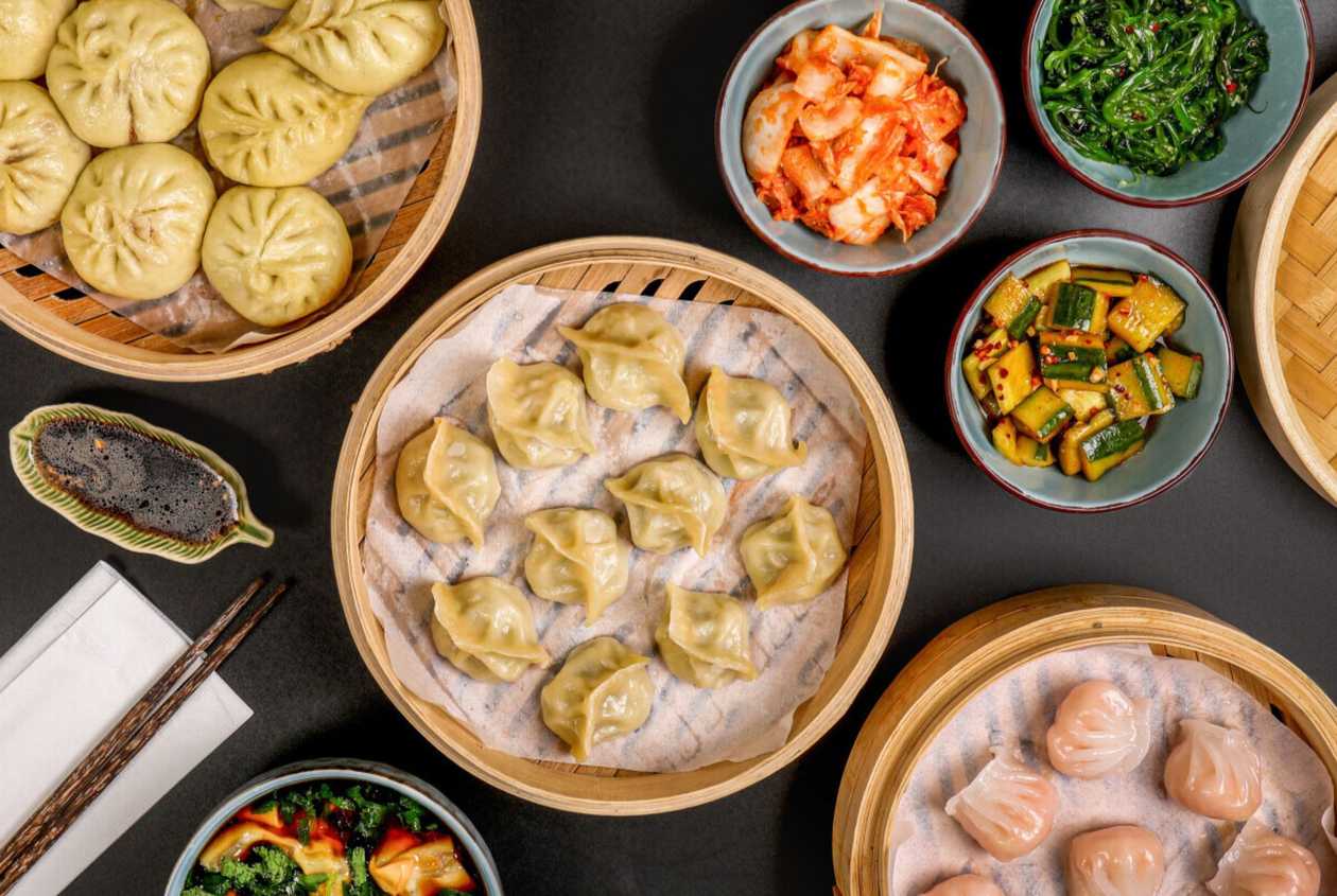 Dowolne Baozi 🥟12 szt. + Sałatka do wyboru🥗 + Sos