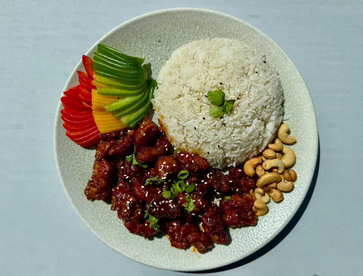 Hot thai pržena piletina