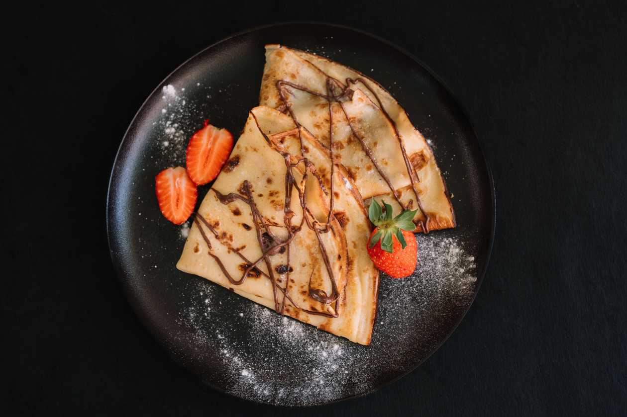 Clatite cu dulceata de fructe de padure