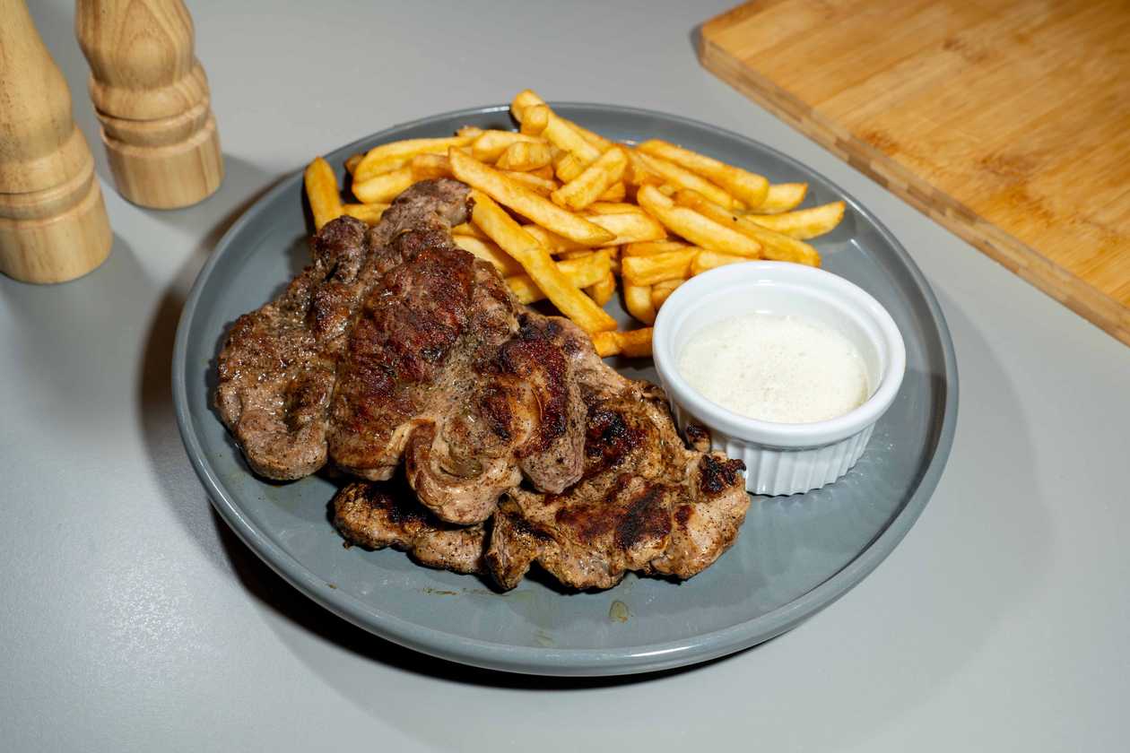 Ceafa de porc la gratar