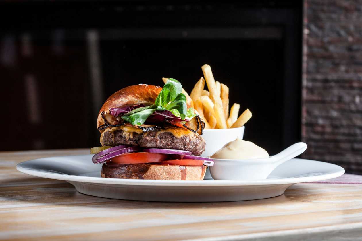 Crispy Bacon Burger, fries
