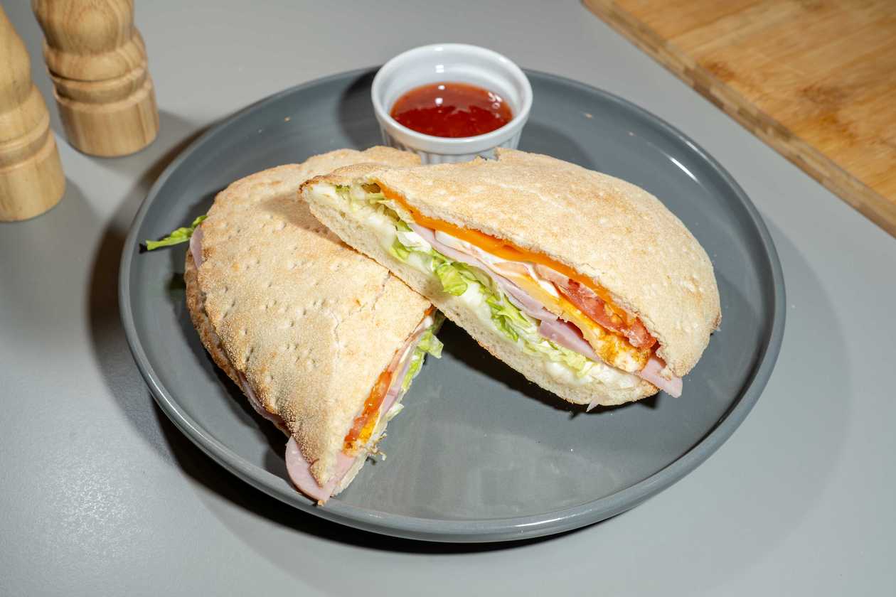 Ham, egg'n cheese sandwich