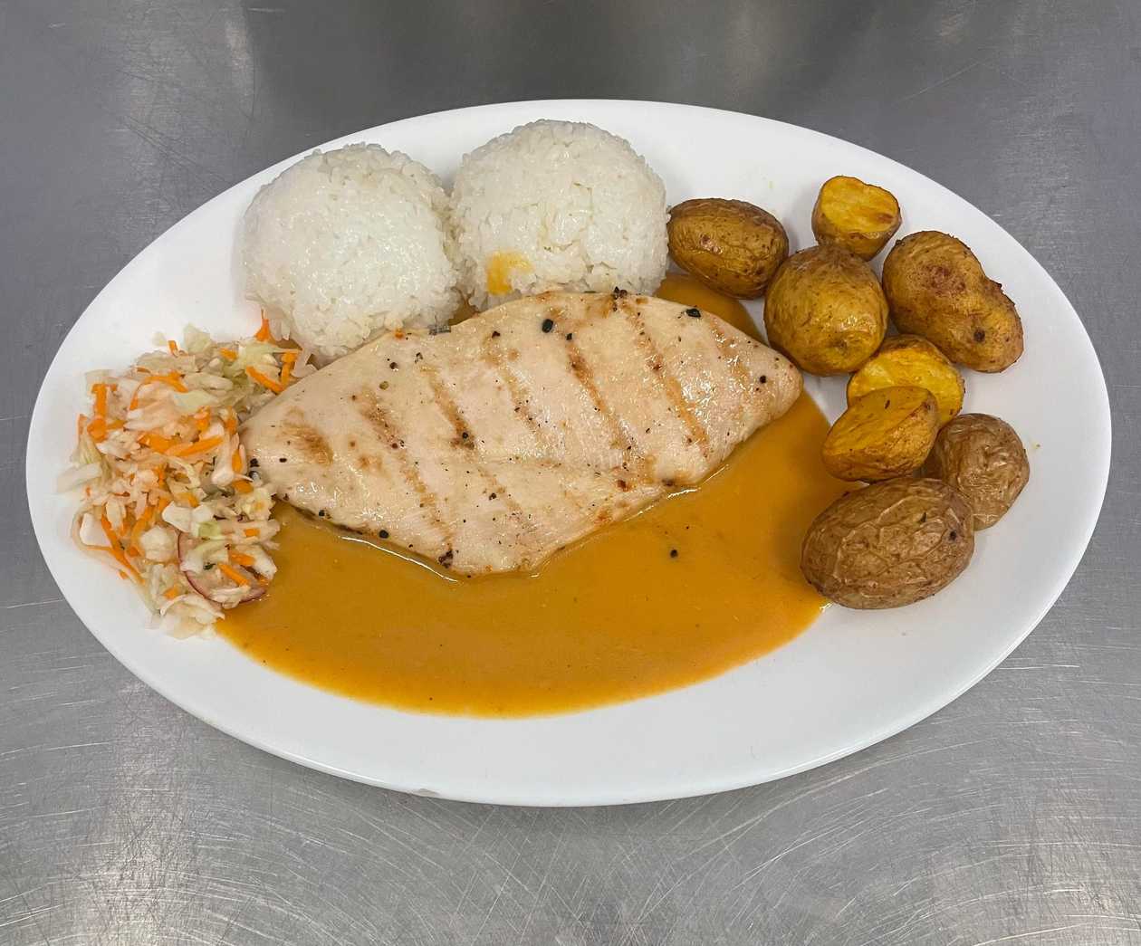 Turkey Breast with Peach and Almonds, Rice and French Fries (120g/200g)