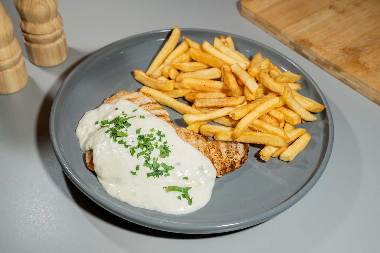 Piept de pui cu sos gorgonzola