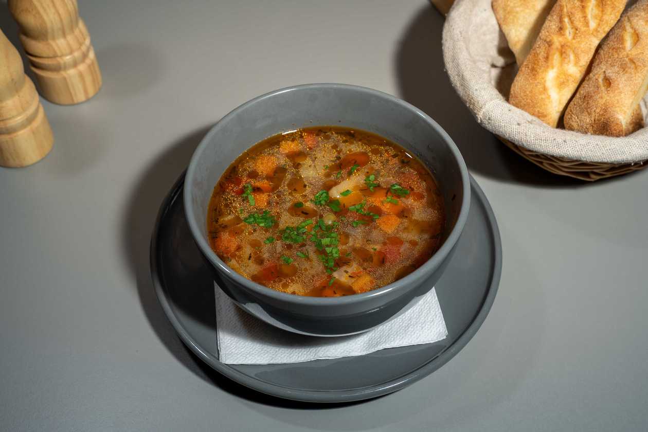 Ciorba de legume cu leustean