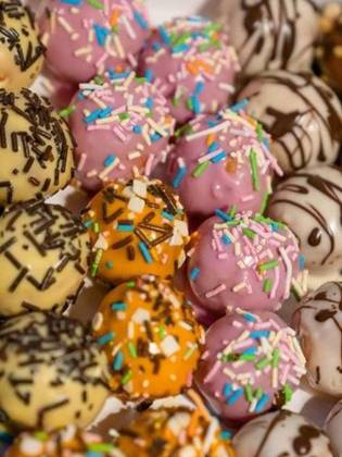 Gratuit 1 Doza Pepsi 330 ml -Combo 15 Mini Donuts si 1 Pepsi 500 ml