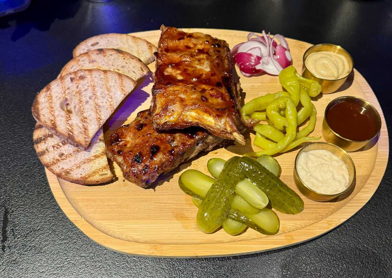 Grilované bravčové rebierka BBQ