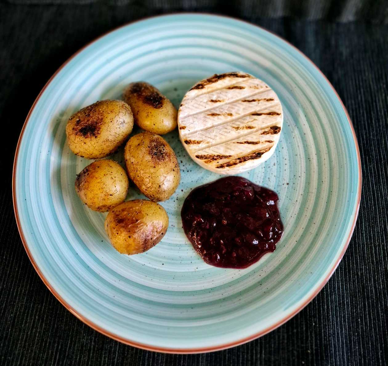 Grilled Encián Cheese with Boiled Baby Potatoes and Cranberries