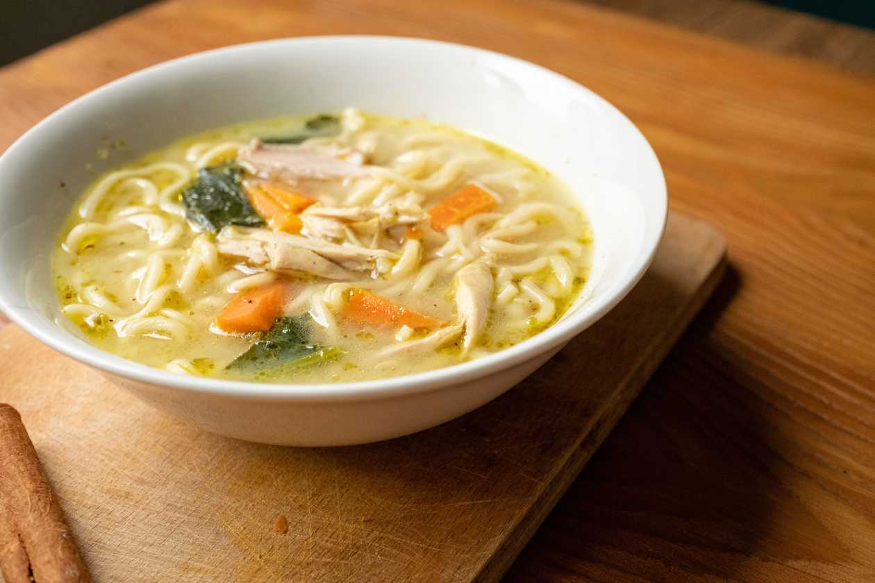 Chicken broth with pasta and vegetables