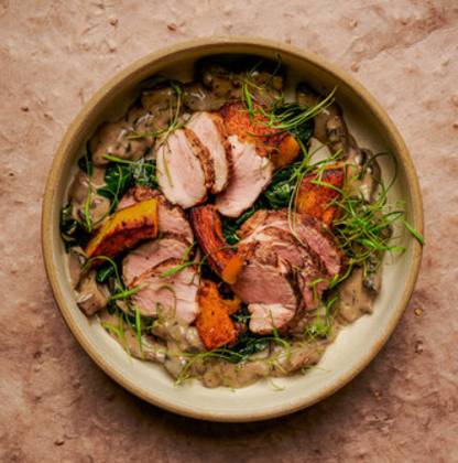 Pork tenderloin medallions in pepper sauce, American potatoes (200gr) (1,3,7)