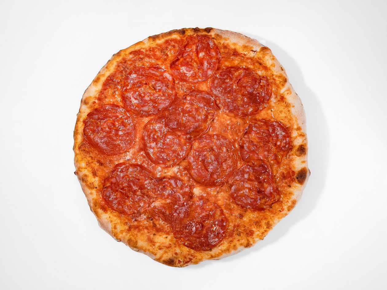 32. Pizza Salami 30cm