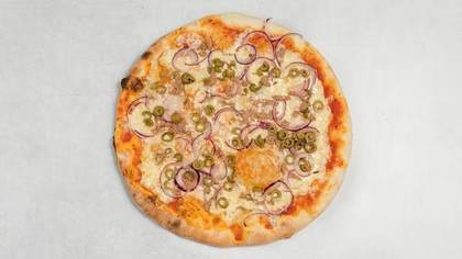 44. Pizza Tonno 30cm
