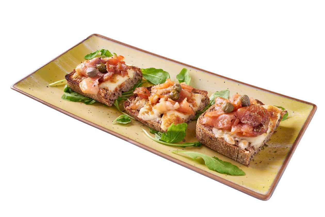 CROSTINI AL SALMONE