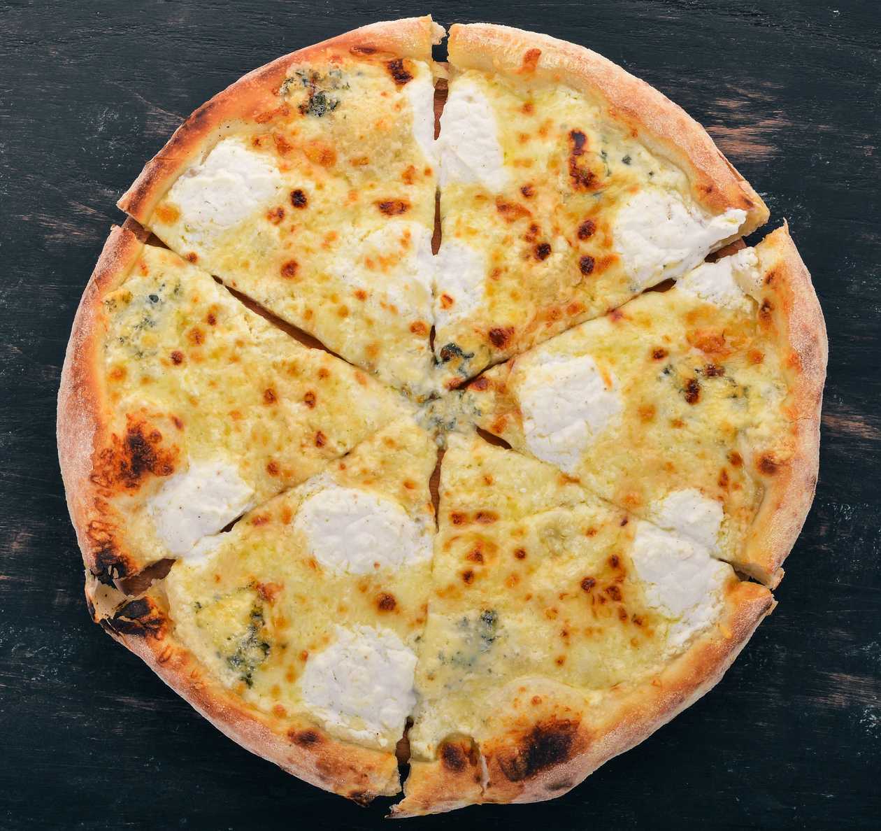 Pizza quattro formaggi