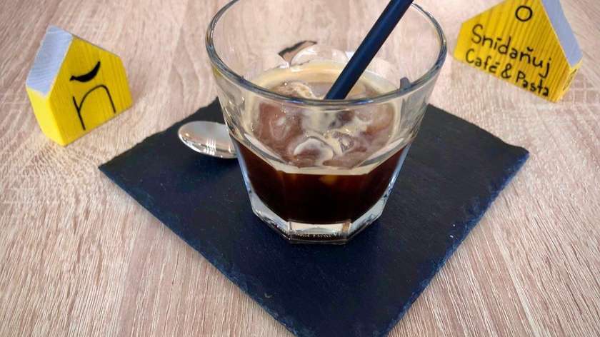 Espresso na ledu