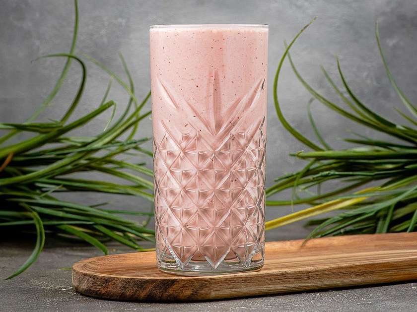 Молоко з полуницею VEGAN