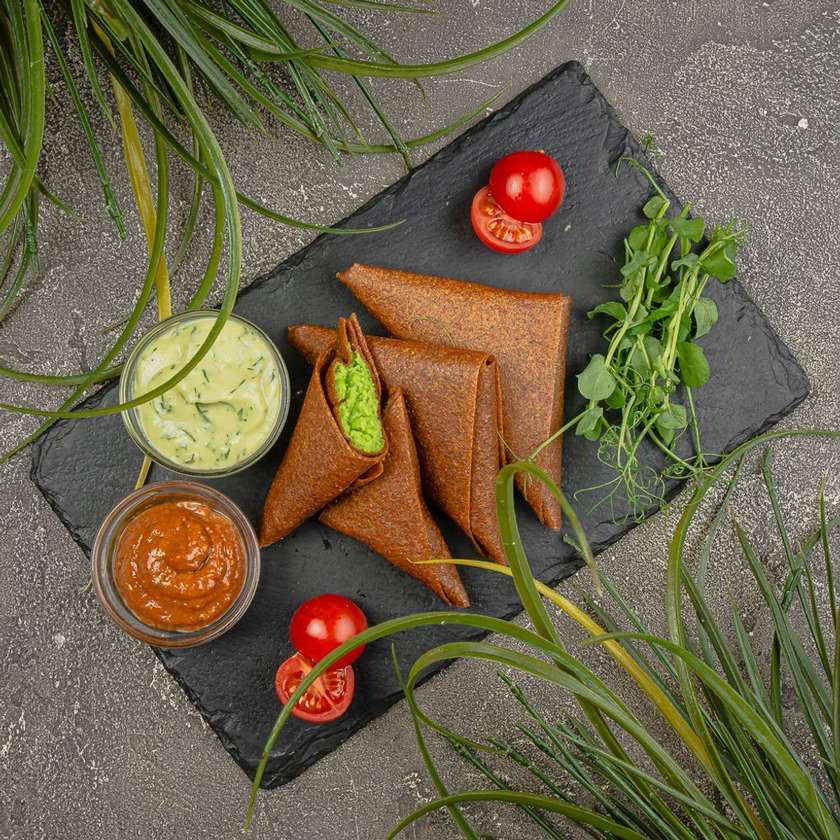 RAW & VEGAN самоси із зеленим горошком