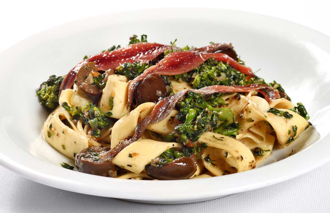 Tagliatelle con Broccoli e Alici