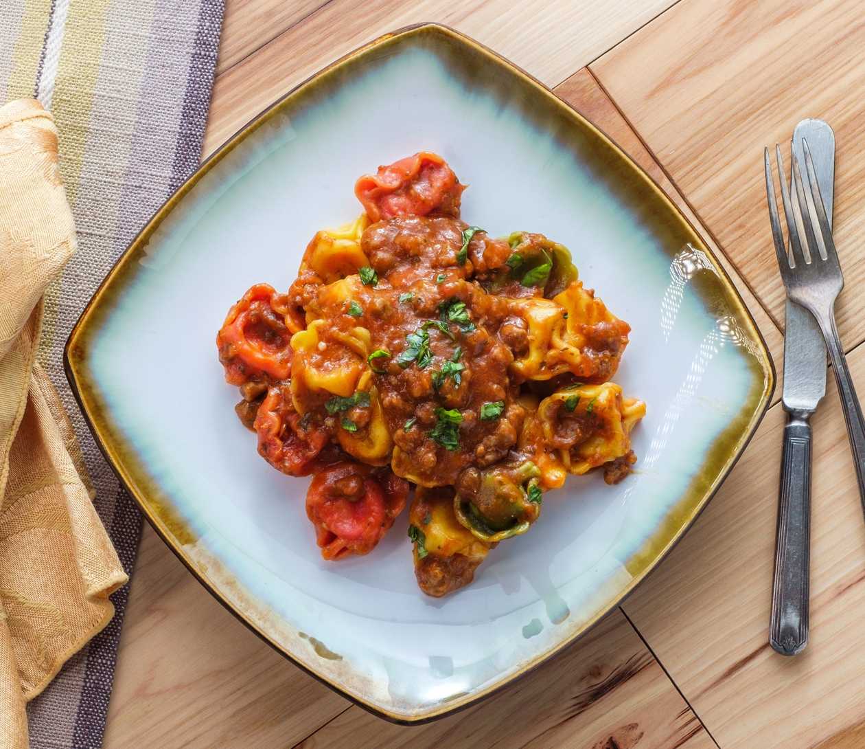 Tortelloni con ragú alla Bolognese