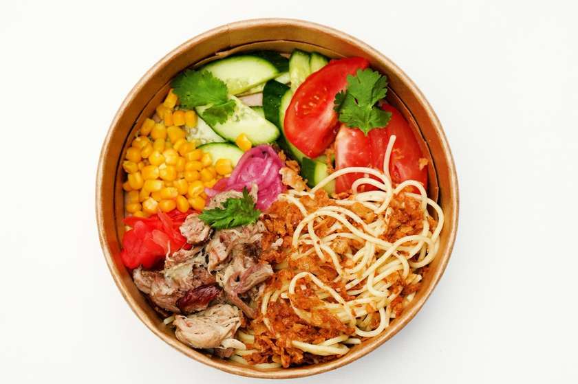 Боул з рваною свининою та овочами (400г)