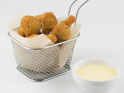 Печериці фрі з сирним соусом(120г/50г)