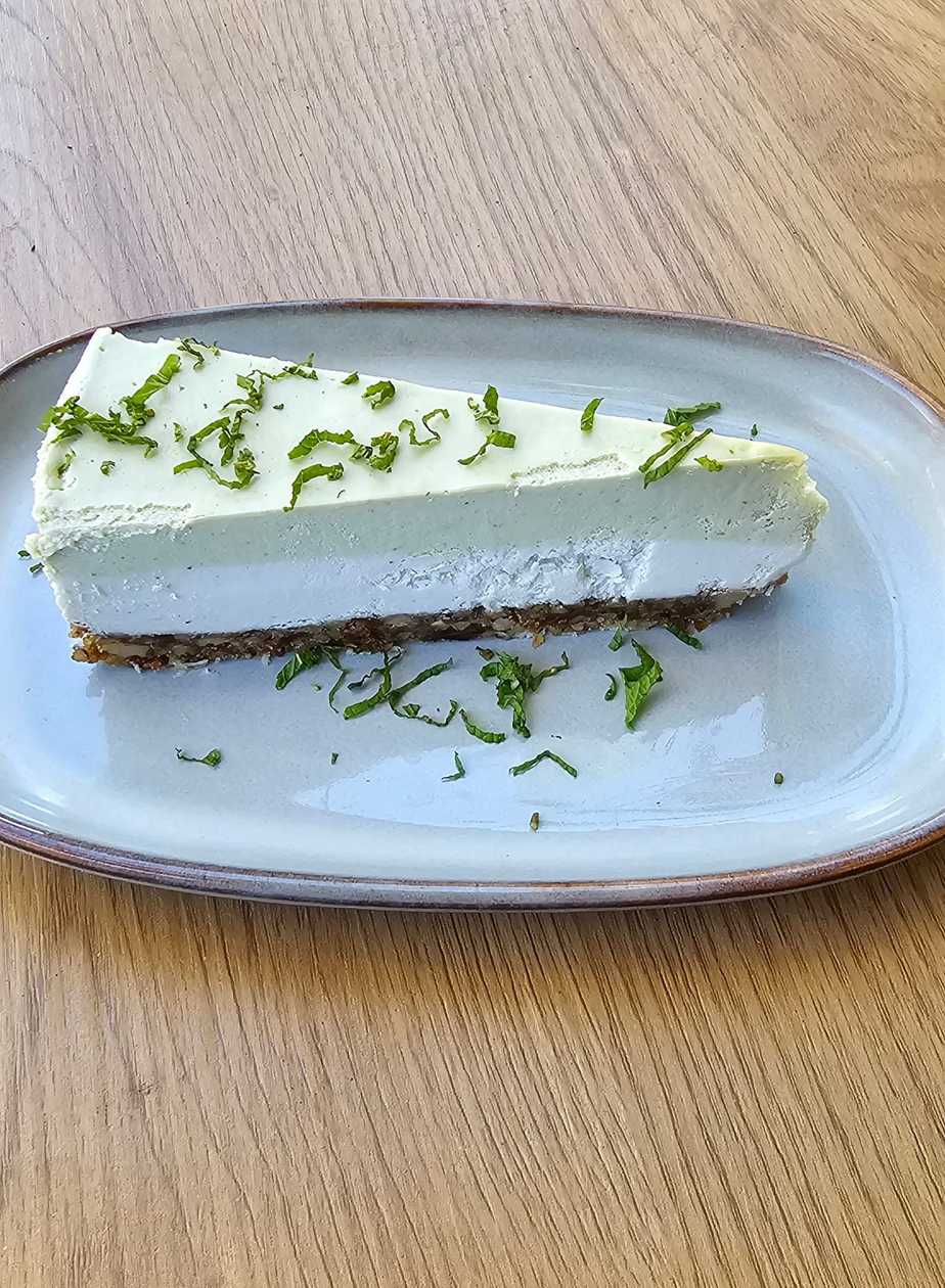 Tort raw vegan cu lime si vanilie - fara gluten, vegan / de post