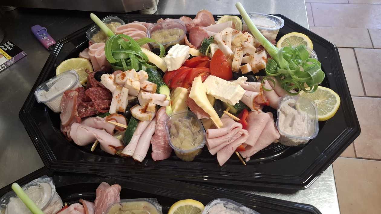 Rustic Platter (2-4 Persons)