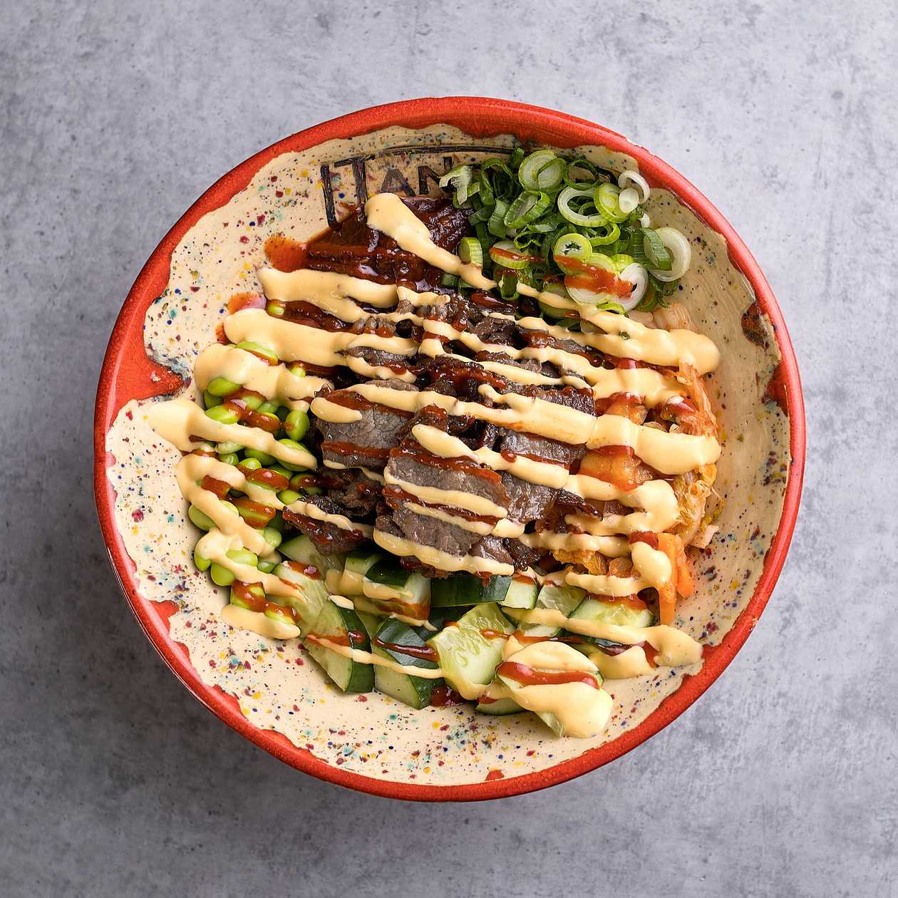 Poke Bowl ze smażoną wołowiną