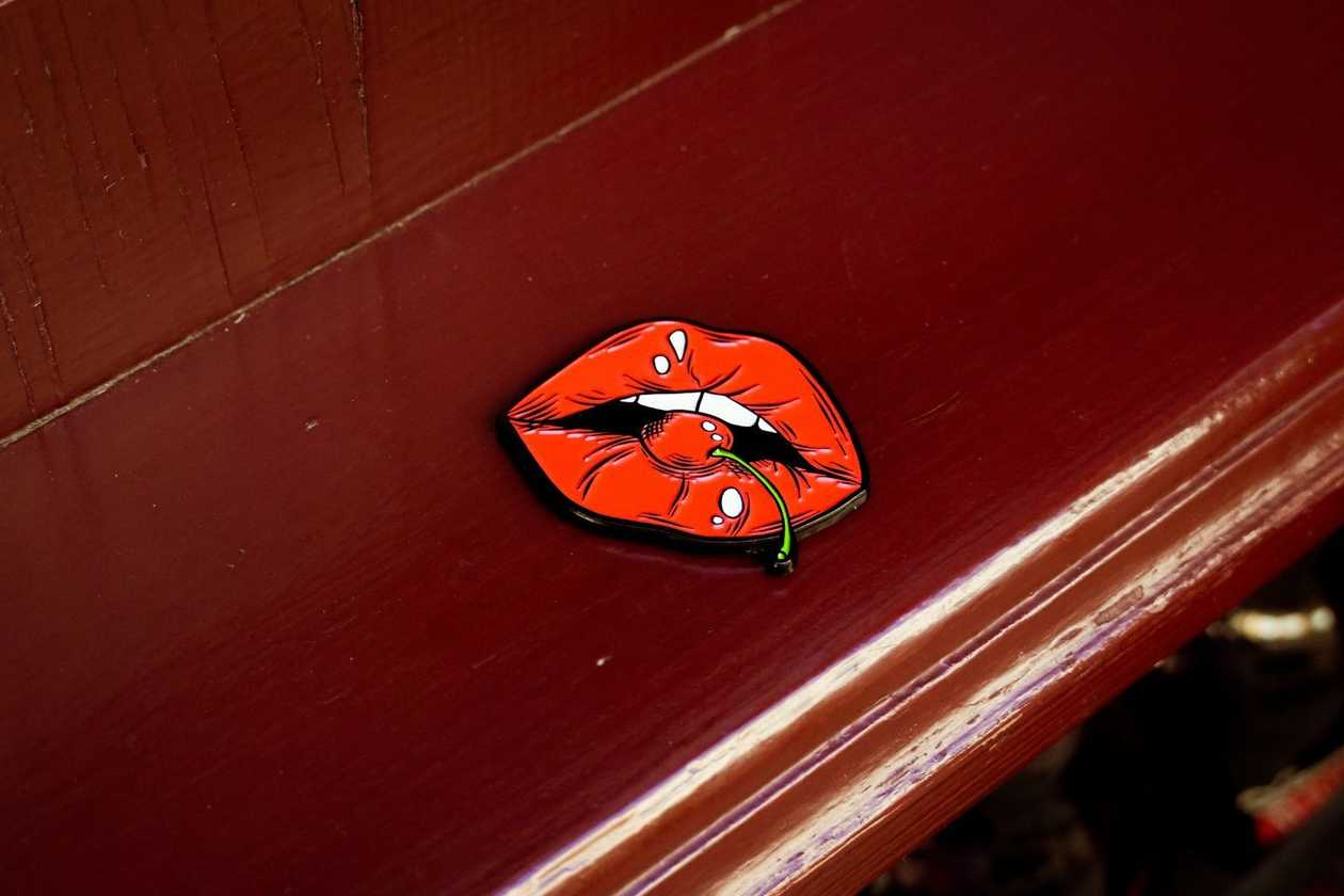 Lips Metal Magnet