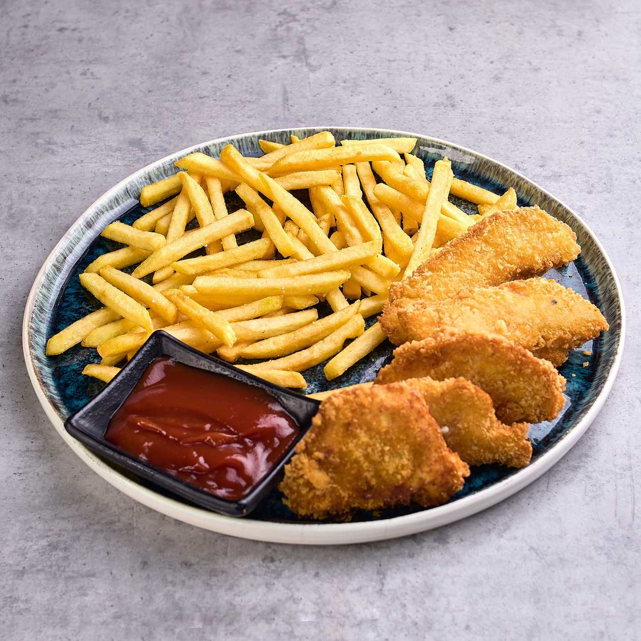 Nuggetsy z kurczaka 5 szt. + frytki
