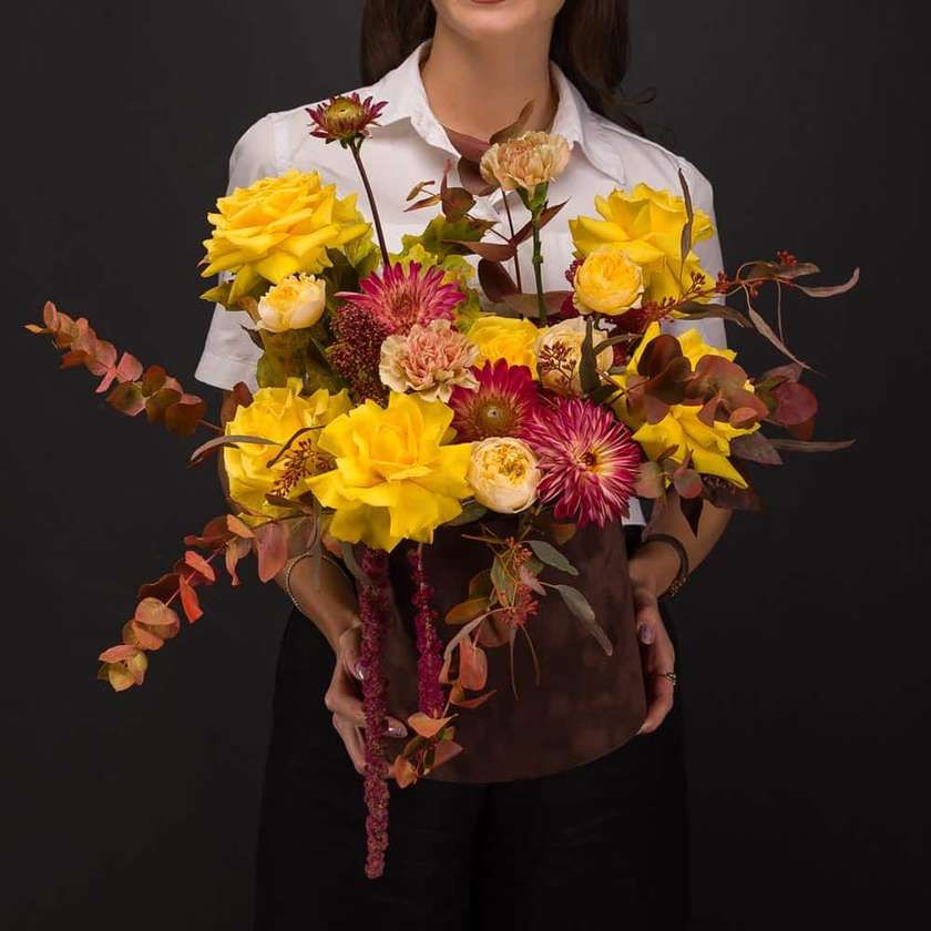 Box With Flowers BEE