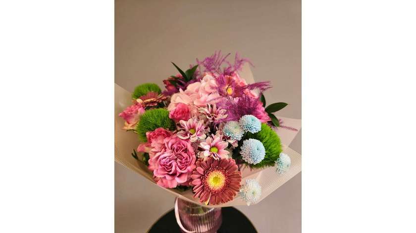 Seasonal Bright Florist's Fantasy