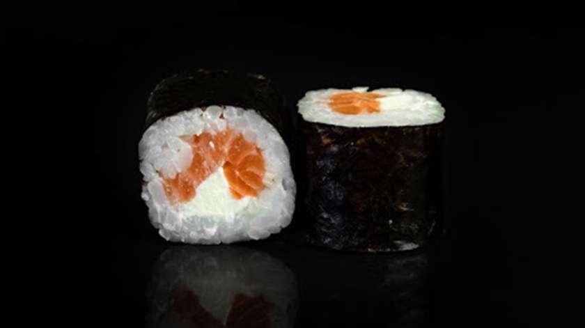 402 Sake cheese maki