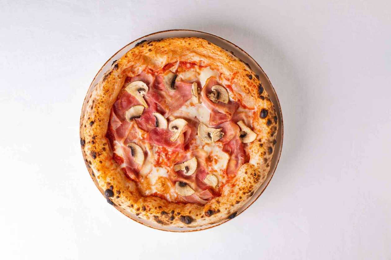 PROSCIUTTO E FUNGHI