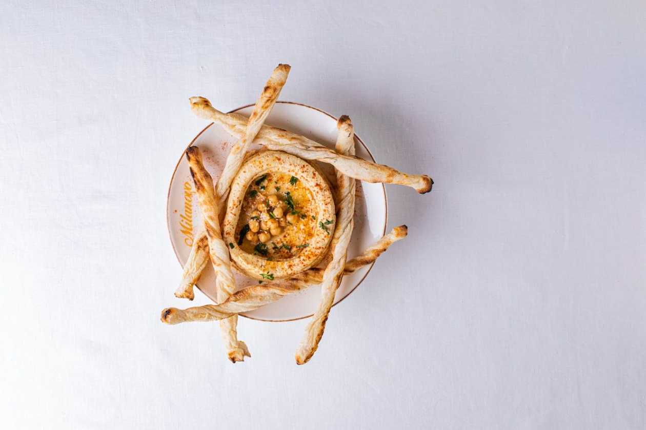 HUMMUS GRISSINI