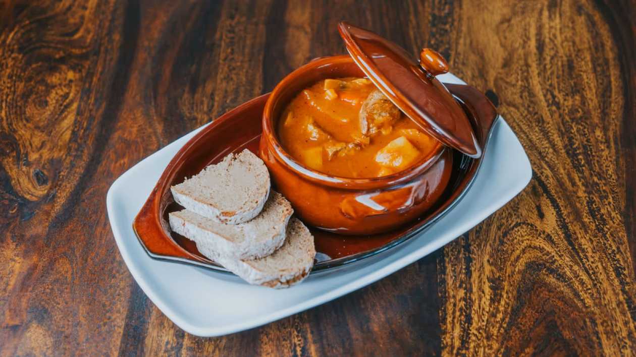 27. Wildschweingulasch