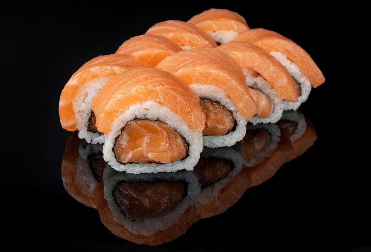 Very Salmon Roll