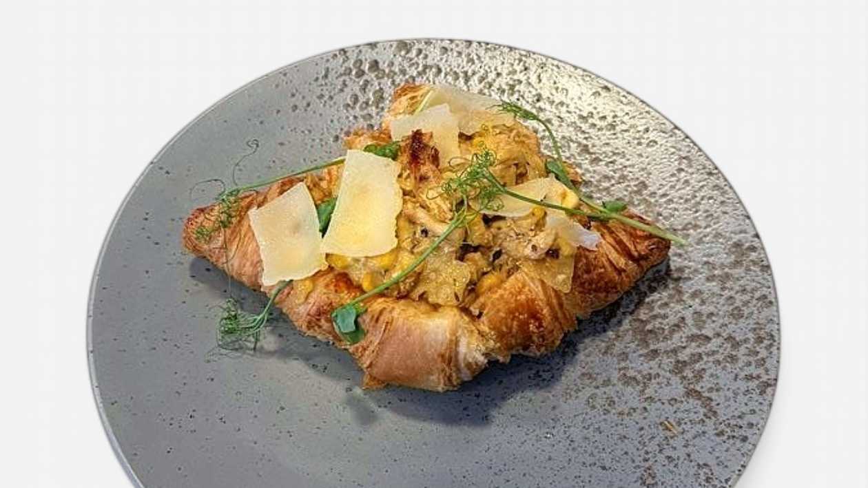 Chicken Cezar Croissant