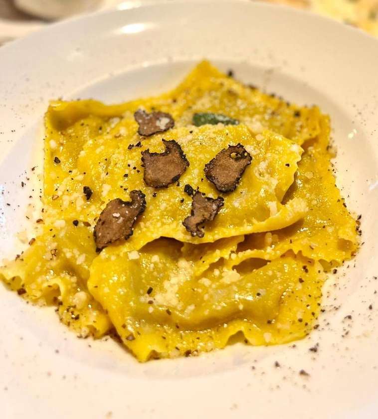 Ravioli con tartufo di capra