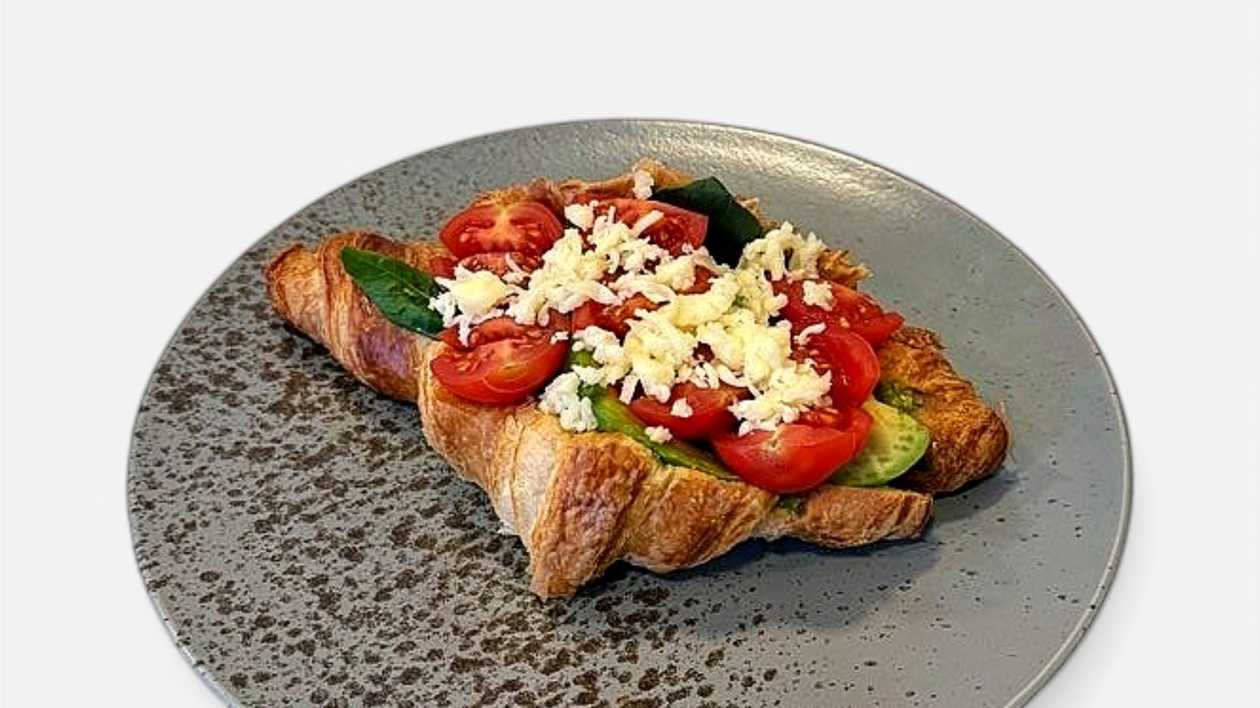 Pesto Avocado Croissant