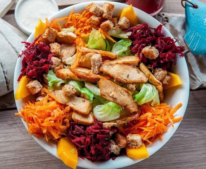 Salada Mango Chicken