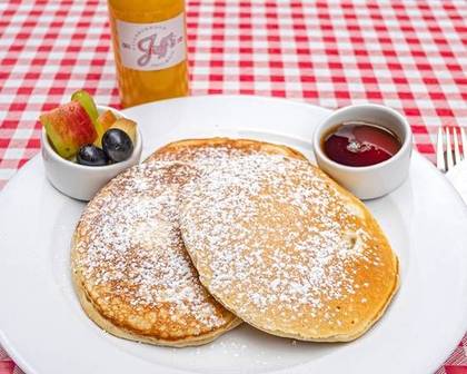 GOLDEN PANCAKES
