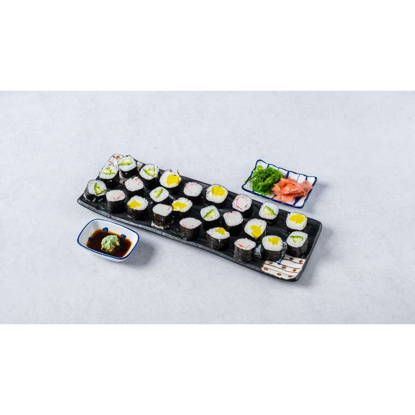 Sushi set 3:6 ks krabí tyčinky, 6 ks žlutá ředkev, 6 ks okurka