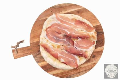STRIA CU CRUDO