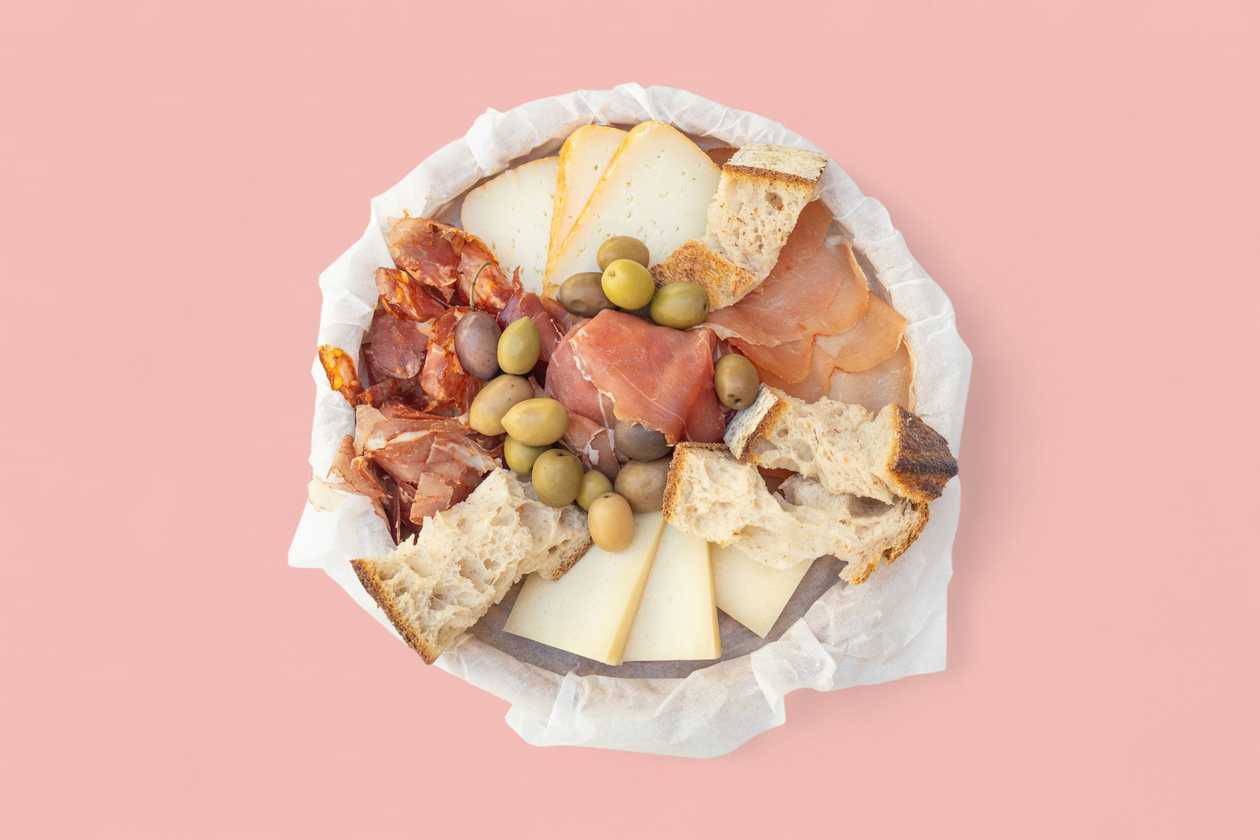 Cesta de Queijos e Enchidos
